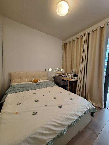 THE LAKEFRONT RESIDENCES photo 6