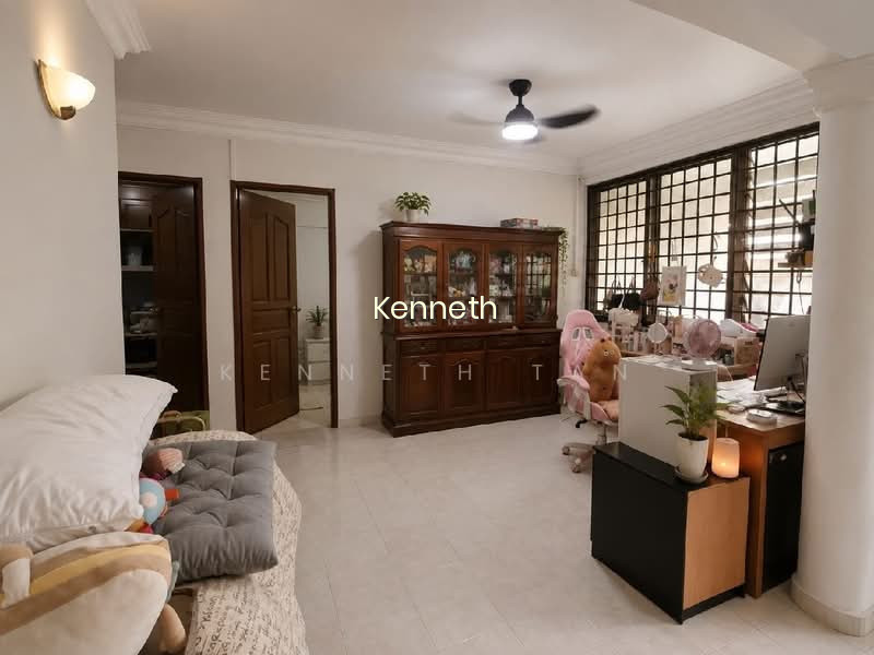 483 TAMPINES STREET 43 photo 2