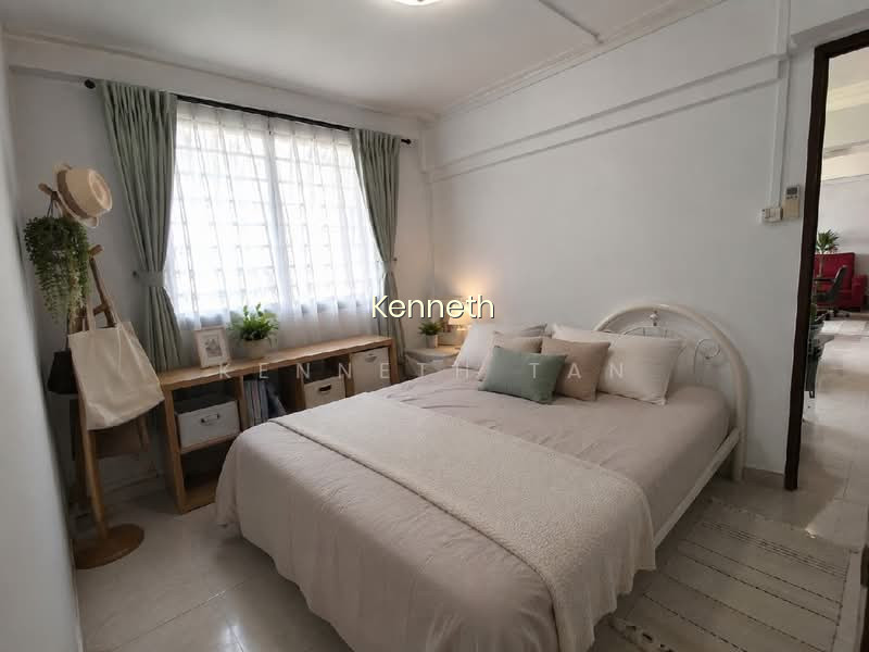 483 TAMPINES STREET 43 photo 3