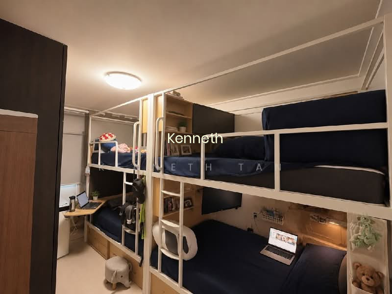 483 TAMPINES STREET 43 photo 5