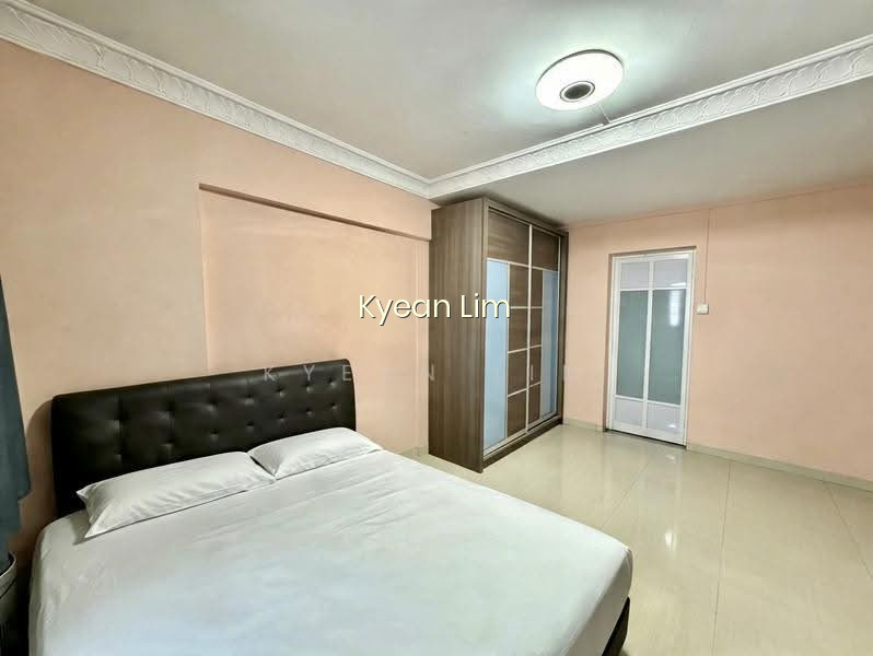 559 JURONG WEST STREET 42 photo 2