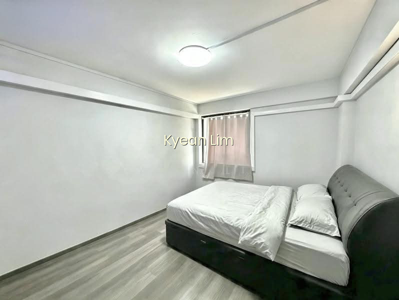 166 STIRLING ROAD photo 3