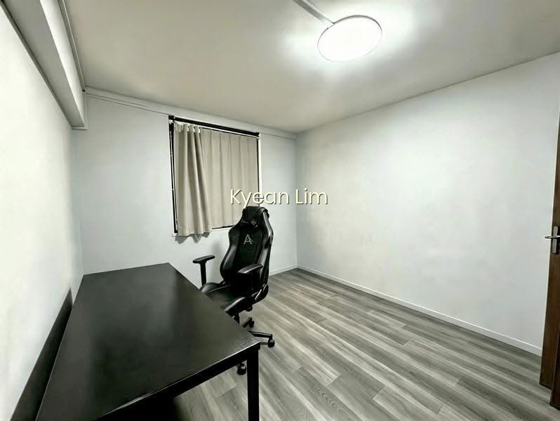 166 STIRLING ROAD photo 5