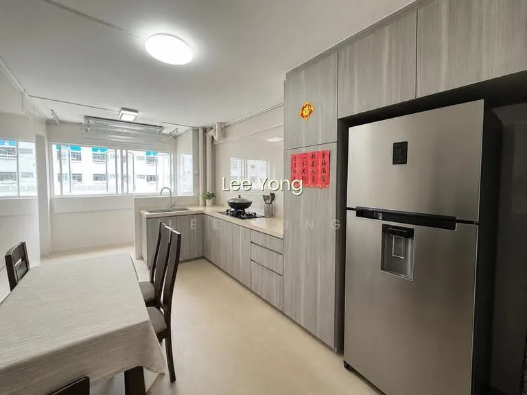 311 Hougang Avenue 5 image 1 of 9