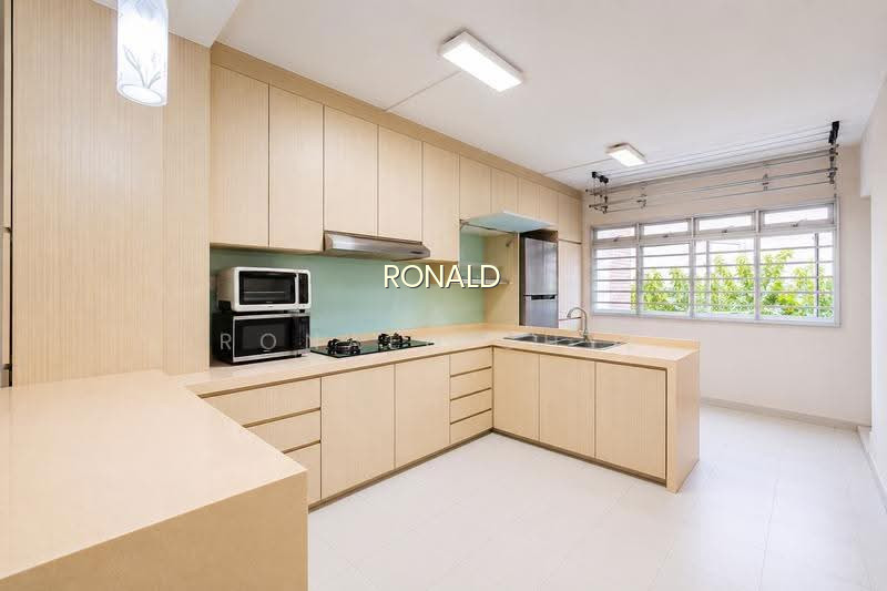 485A TAMPINES AVE 9 image 1 of 10