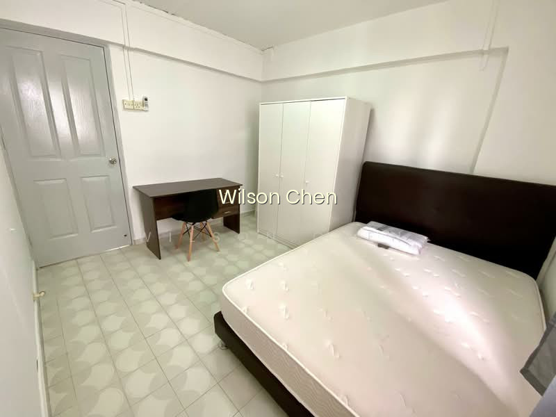 233 BAIN STREET photo 3