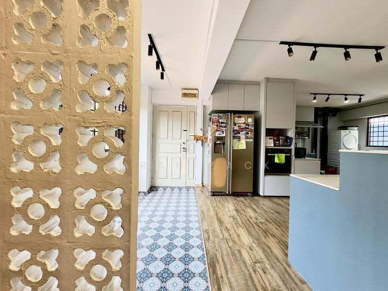 730 TAMPINES STREET 71 photo 3
