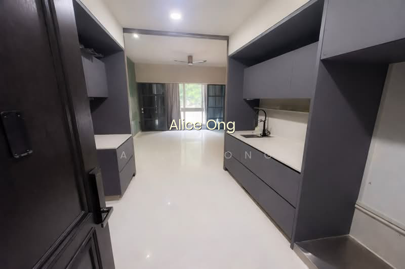 R Maisons (The Maisons) photo 3