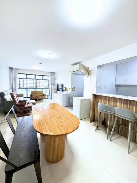 415A Northshore Drive image 1 of 10