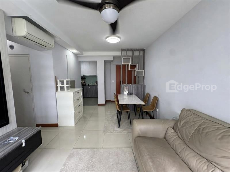 879B TAMPINES AVENUE 8 photo 2
