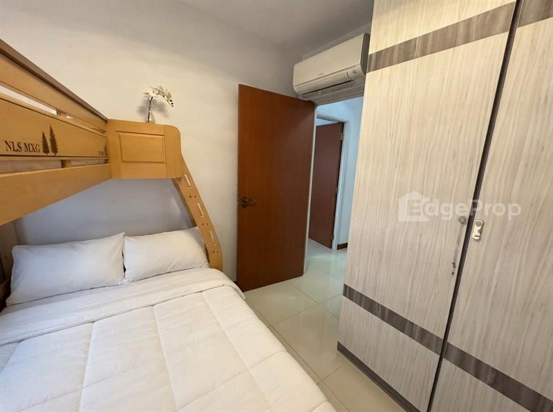 879B TAMPINES AVENUE 8 photo 3