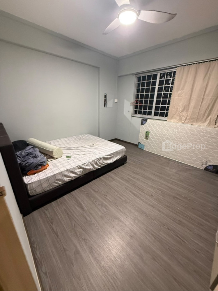 659 WOODLANDS RING ROAD image 1 of 4