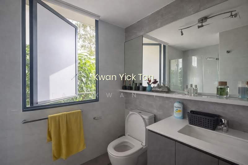 Super Undervalued 4BR | Near MRT | Pool View photo 4