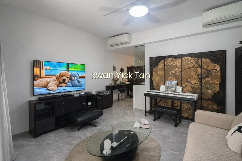 Super Undervalued 4BR | Near MRT | Pool View photo 5