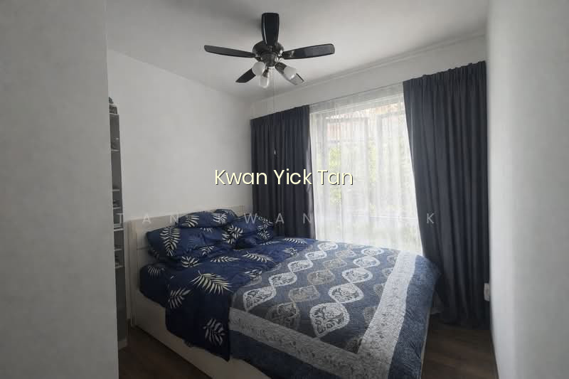 Super Undervalued 4BR | Near MRT | Pool View photo 6