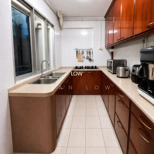 857 WOODLANDS STREET 83 photo 3