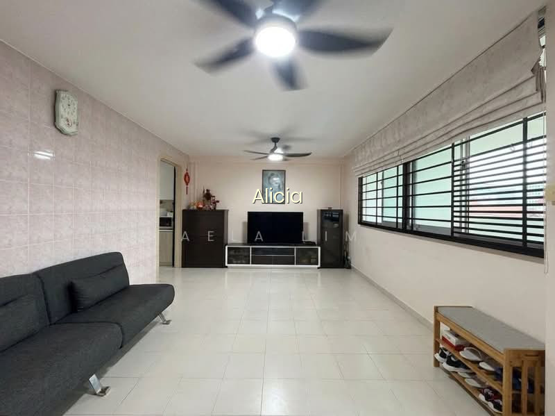 250 YISHUN AVENUE 9 photo 3