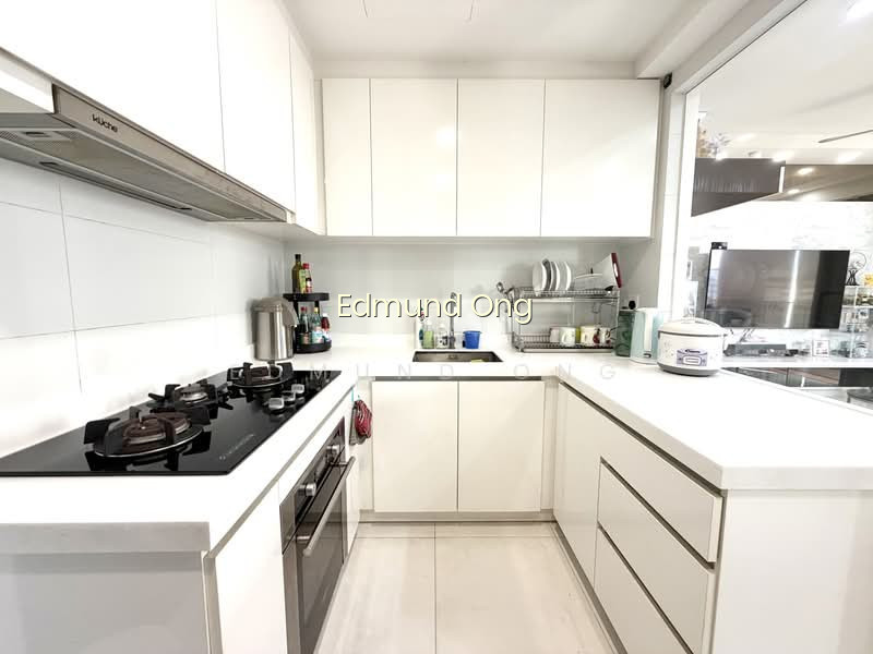 SKYPARK RESIDENCES photo 2