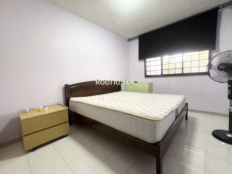 728 YISHUN STREET 71 image 1 of 9