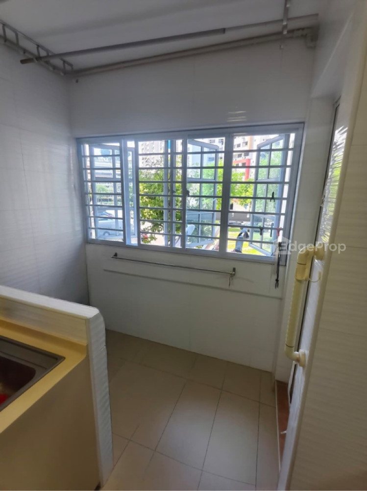555 JURONG WEST STREET 42 photo 5