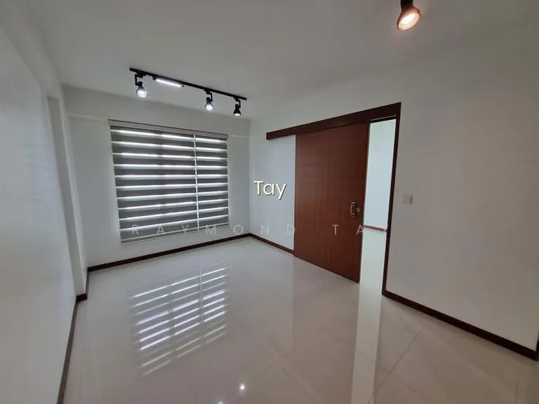 365A Sembawang Crescent image 1 of 9