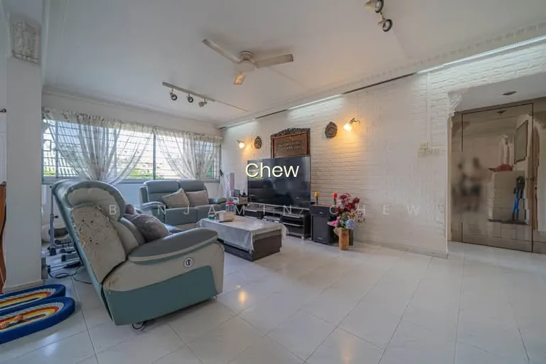 936 Tampines Avenue 5 image 1 of 9