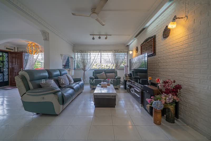 936 TAMPINES AVENUE 5 photo 2