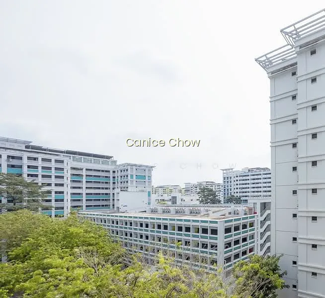 611 Woodlands Ring Road image 1 of 10