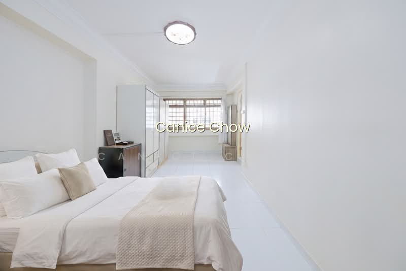 611 WOODLANDS RING ROAD photo 5