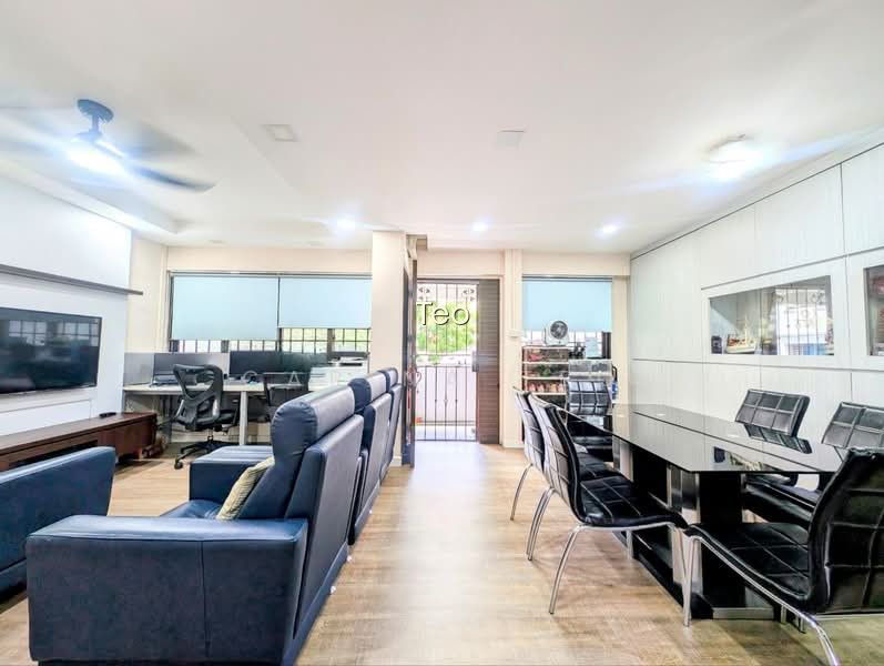 741 WOODLANDS CIRCLE photo 3