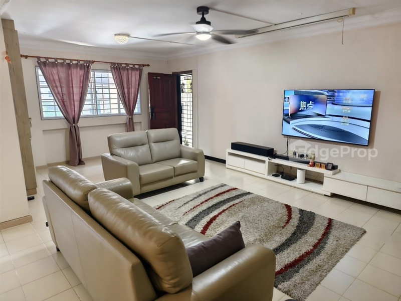 555 JURONG WEST STREET 42 photo 2