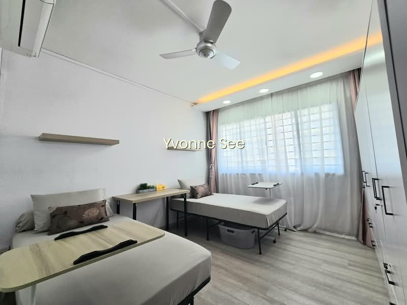 FAJAR ROAD - BEAUTIFUL EXCELLENT ROOM image 1 of 10