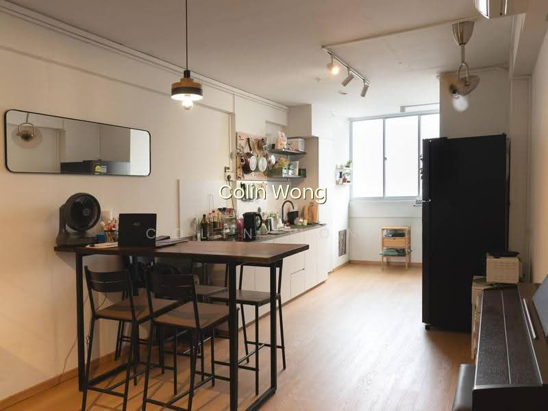 303 SERANGOON AVENUE 2 photo 2