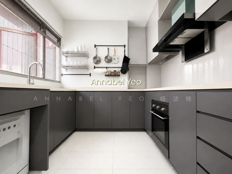 444 SIN MING AVENUE image 1 of 10