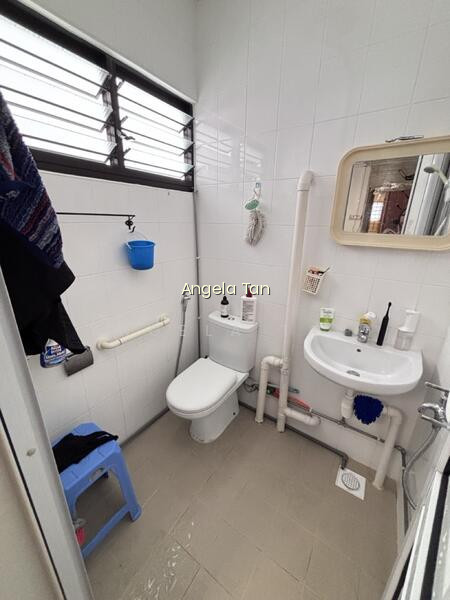 825 Tampines Street 81 photo 4