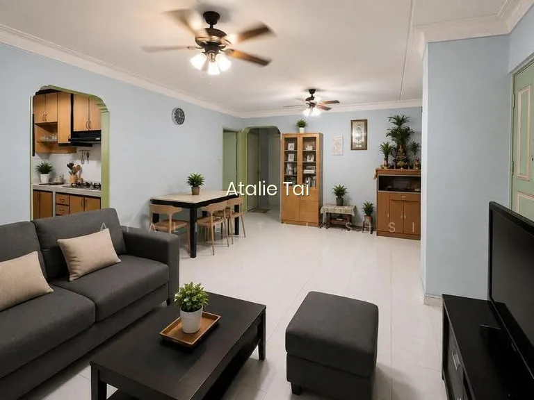 787D Woodlands Crescent image 1 of 8
