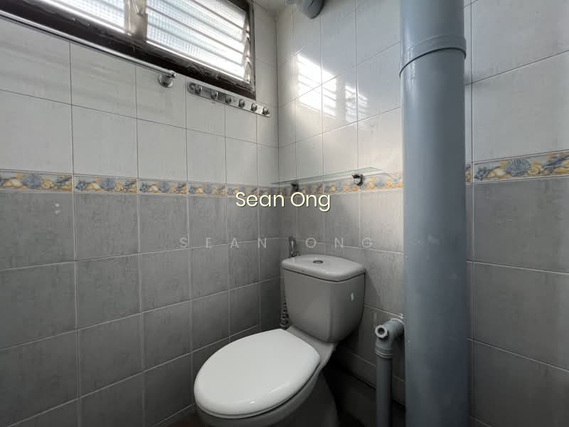 5 DOVER CRESCENT photo 4