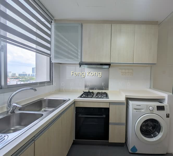THE PARC CONDOMINIUM photo 2