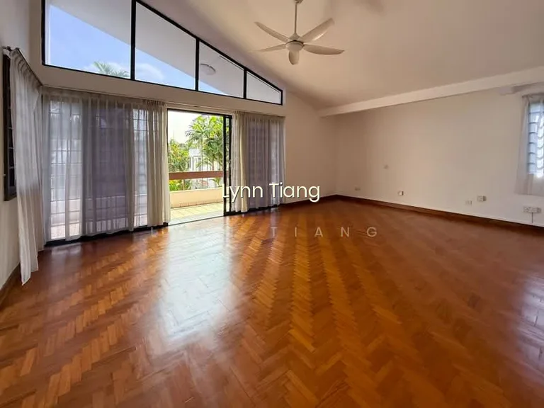 Pristine Condition Queen Astrid Park GCB for Rent image 1 of 8
