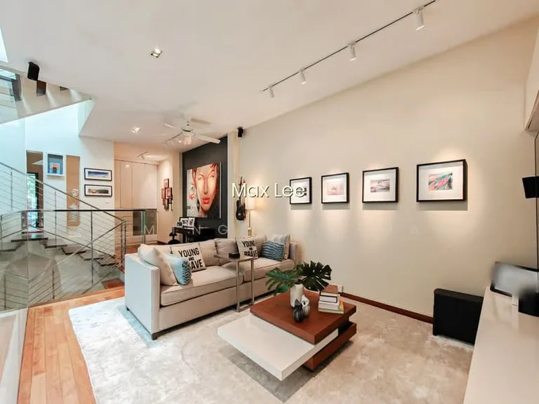 Giant 1KM to Chij St. Nicholas | Freehold Designer-Inspired Inter-Terrace image 1 of 7