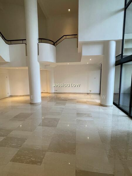 THE COLONNADE photo 3