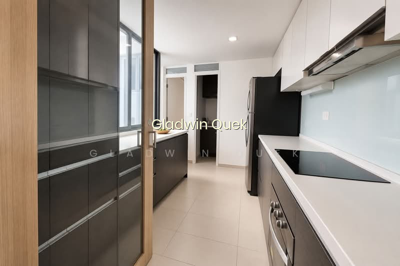 CHEAPEST 4 BEDROOMS TOP FLOOR photo 4