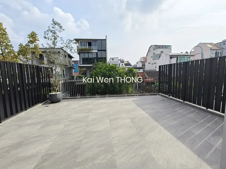D27 Freehold Landed in Sembawang, Renovated! Jalan Sankam image 1 of 10