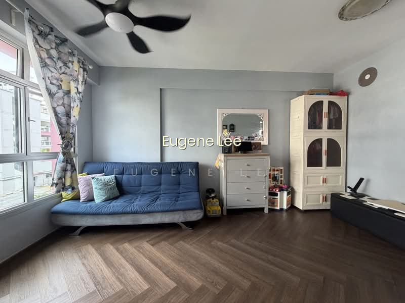 780A WOODLANDS CRESCENT photo 2