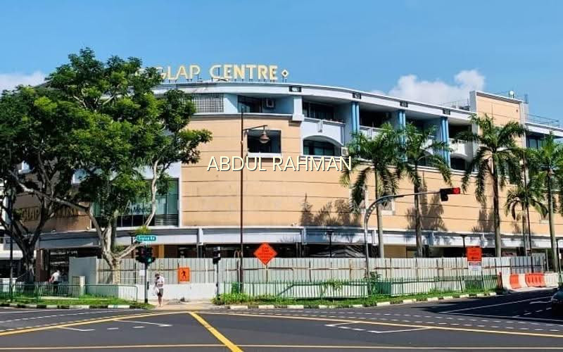 DEVELOPERS SALE- BRAND NEW BUNGALOW @ WALK TO SIGLAP CENTRE image 1 of 3