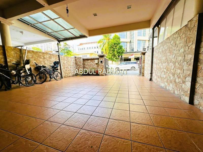2.5 STY ONAN ROAD FREEHOLD TERRACE image 1 of 3