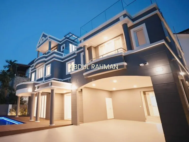3STY Brand New Condition Huge Bungalow image 1 of 9