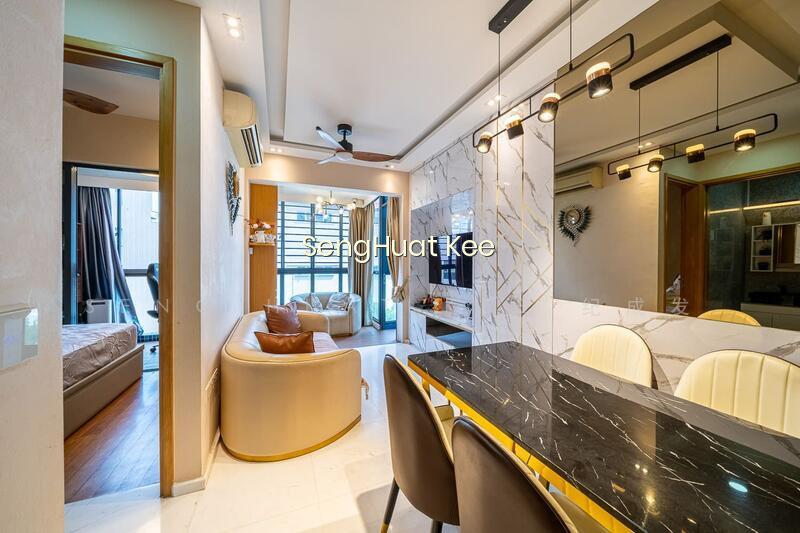 DAISY SUITES