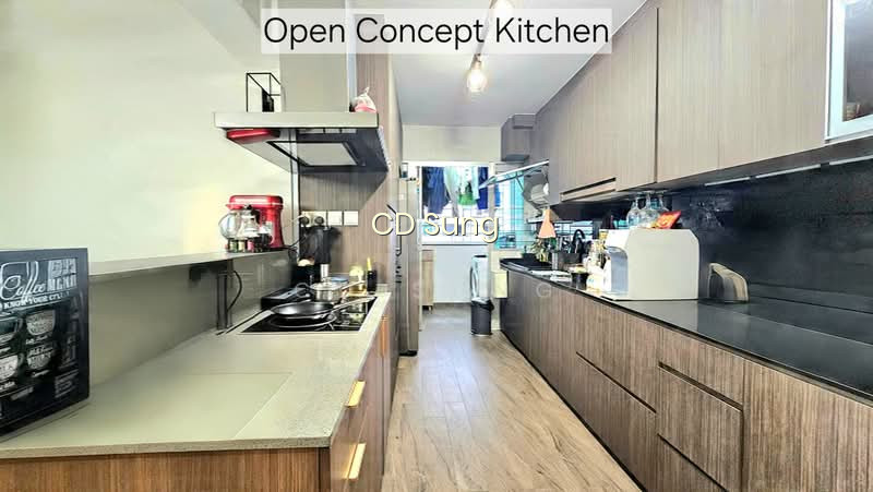 RARE $150K RENOVATED 5 ROOM 3 BED 2 BATH MINS WALK TO MRT photo 4