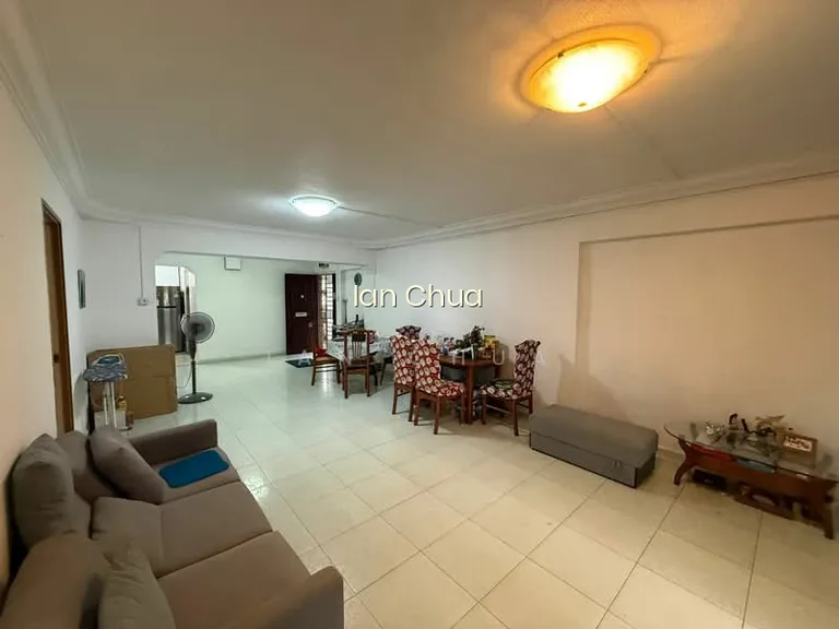 638 Woodlands Ring Road image 1 of 10